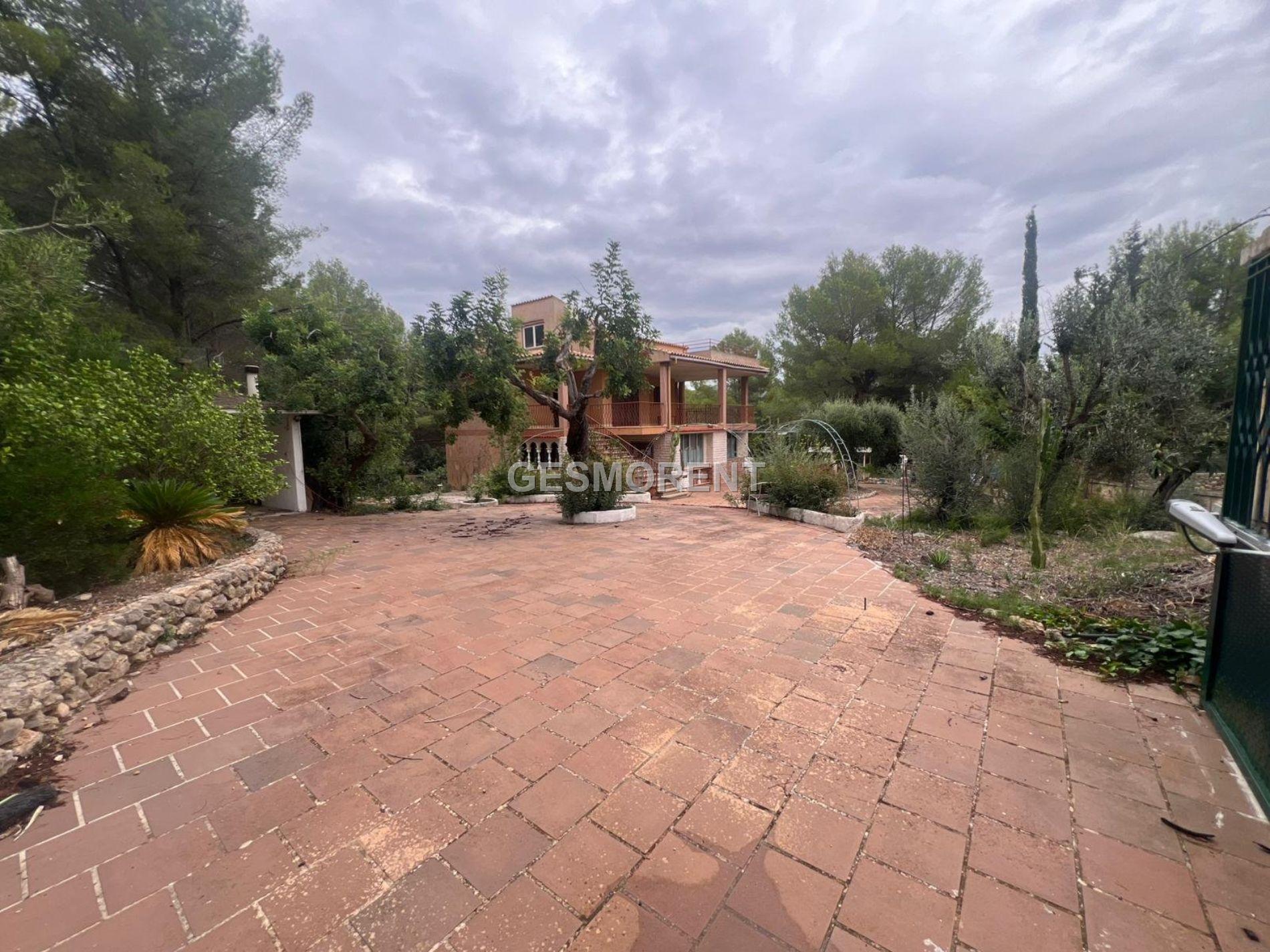 FINCA URBANA EN VENTA EN ESPORLES