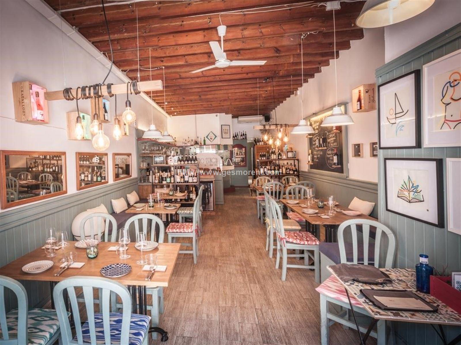 LOCAL EN TRASPASO EN SANTA CATALINA