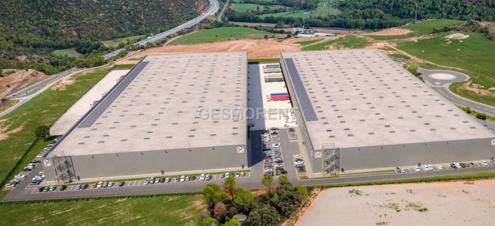 PROMOCIÓN EN ALQUILER DE 2 NAVES EN CONSTRUCCIÓN EN MANRESA, BARCELONA