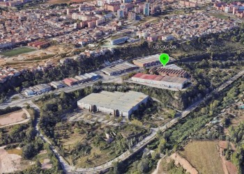 NAVE ADOSADA EN VENTA EN SABADELL